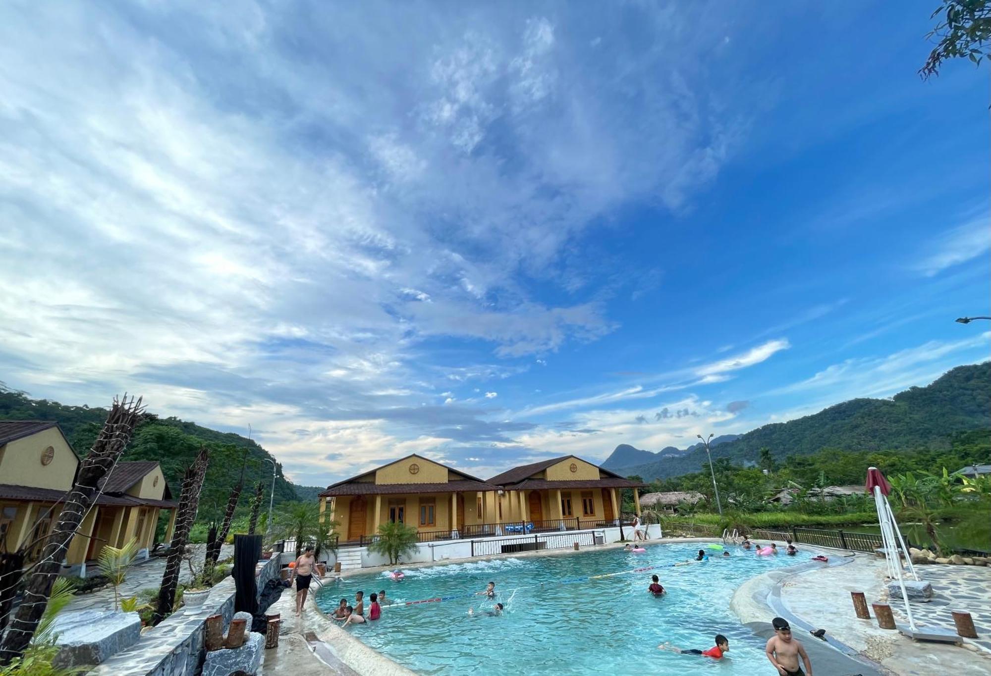 Sky Bay Lodge Ha Giang Exteriér fotografie